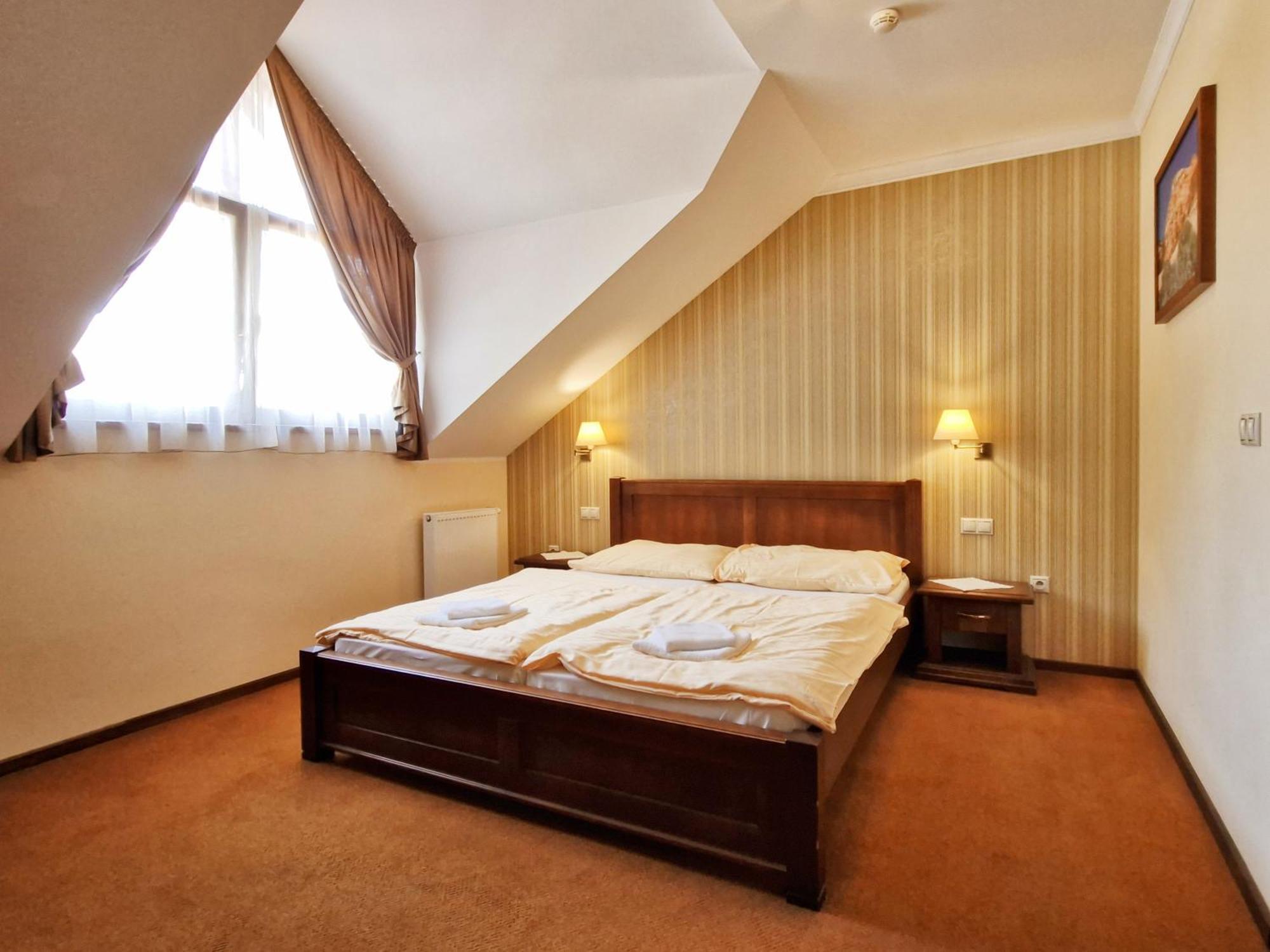 Country Saloon Bela Hotel Екстериор снимка