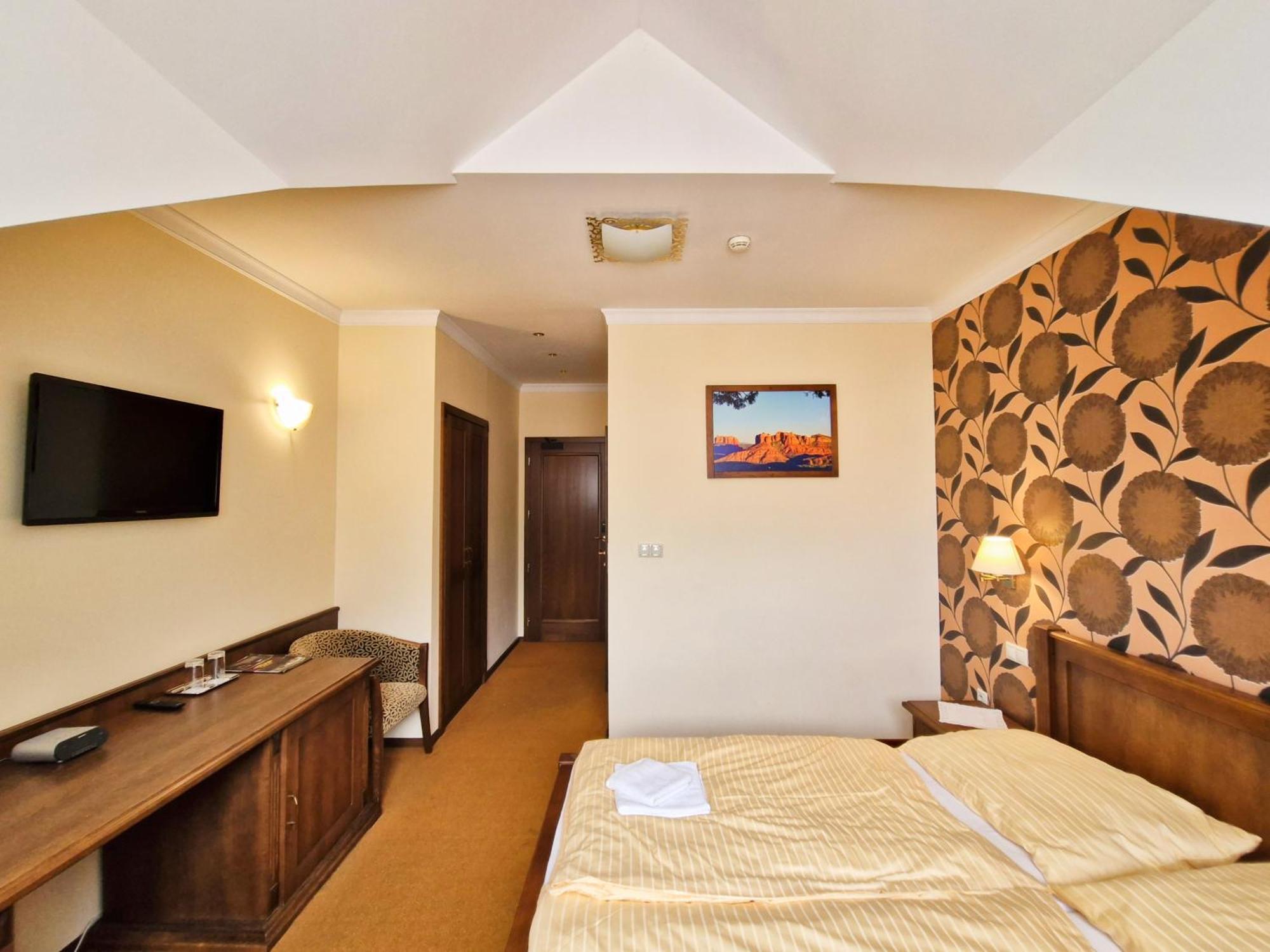 Country Saloon Bela Hotel Стая снимка