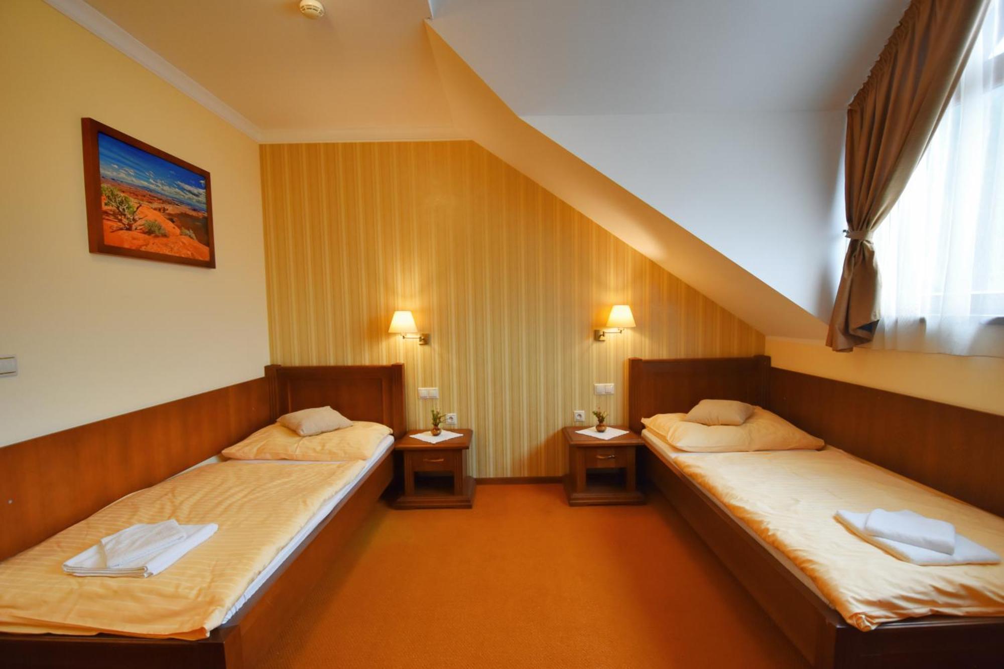 Country Saloon Bela Hotel Стая снимка