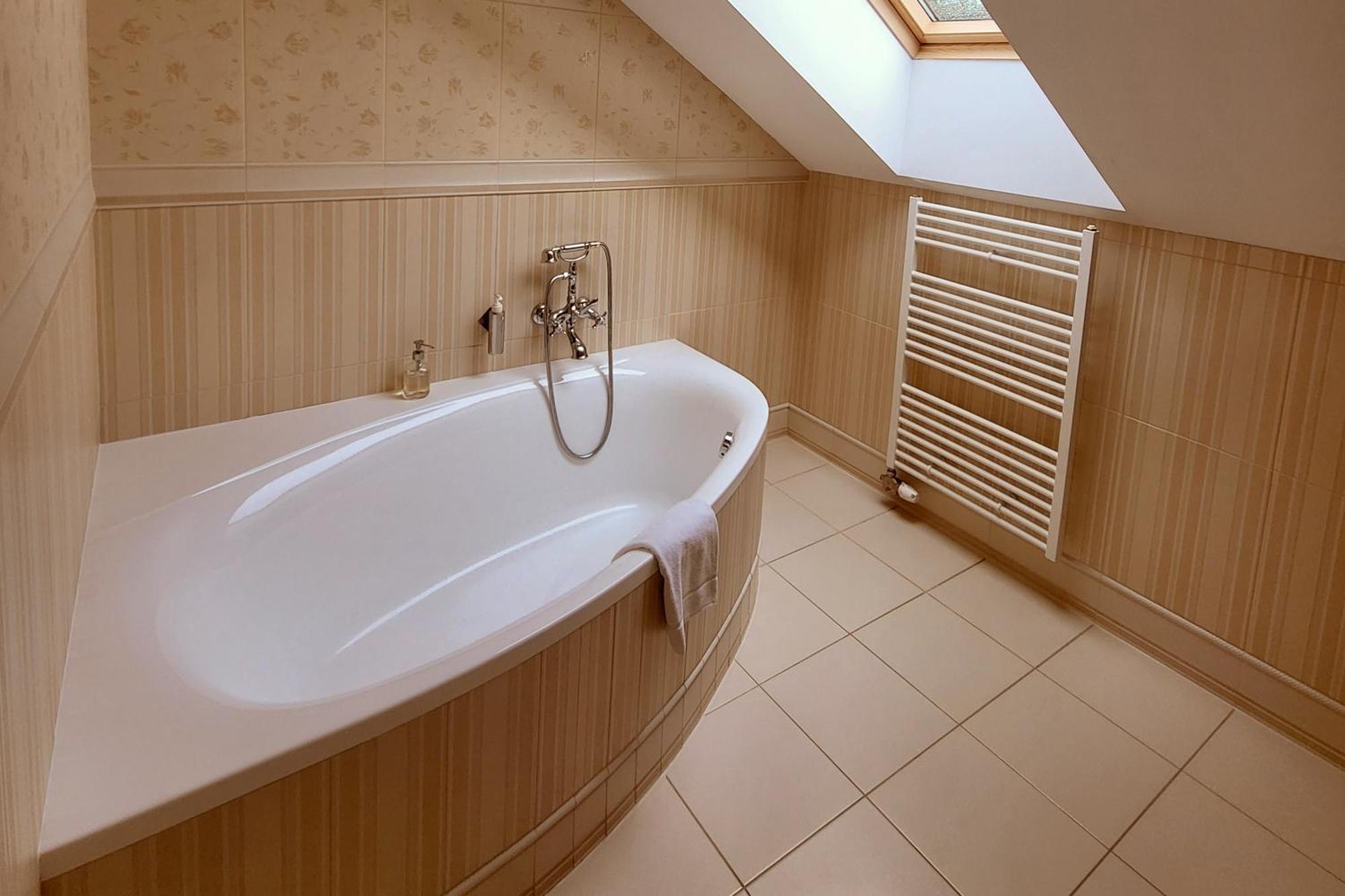 Country Saloon Bela Hotel Стая снимка